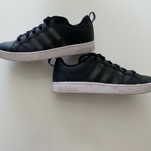 Adidas Sneaker - Picture 2 of 3